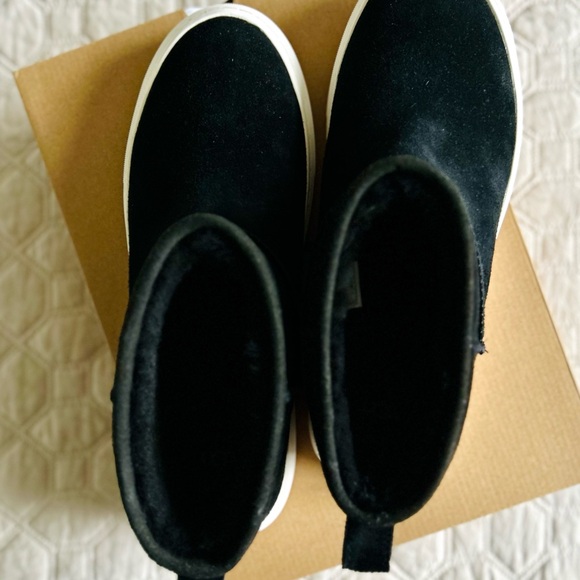 UGG W ALAMEDA MINI BOOT BLACK size 11 - Picture 6 of 10